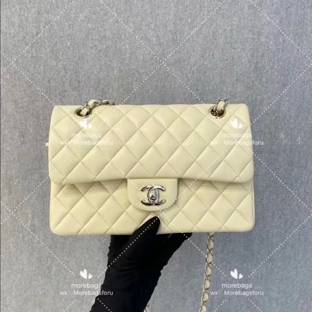 Chanel classic flap
